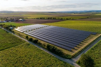 Îmbrățișarea soarelui: o călătorie în tehnologia energiei solare